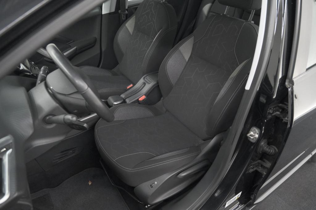 Peugeot 2008 puretech 82 active | lage km | trekhaak | navigatie | parkeers