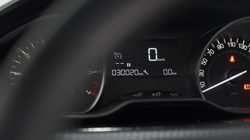 Peugeot 2008 puretech 82 signature | camera | apple carplay | parkeersensor