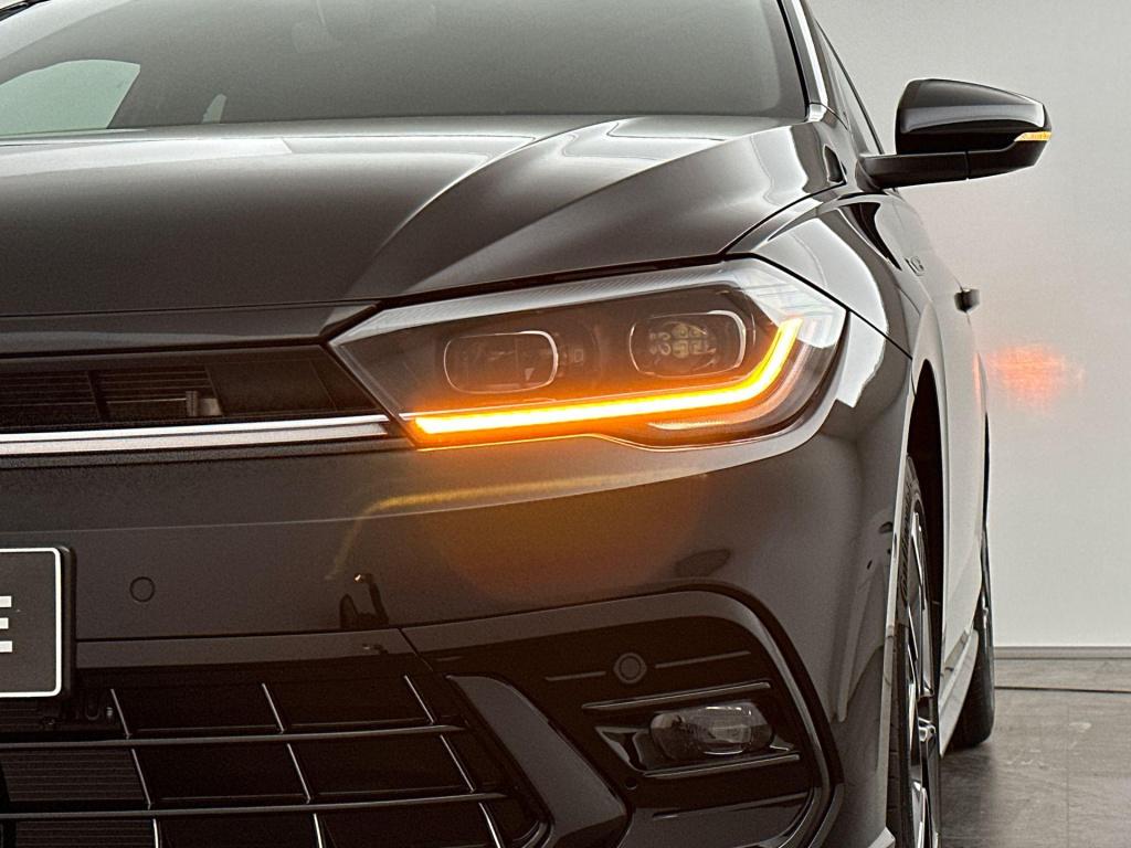 Volkswagen Polo r-line-edition 1.0 70 kw / 95 pk tsi hatchback 5 v