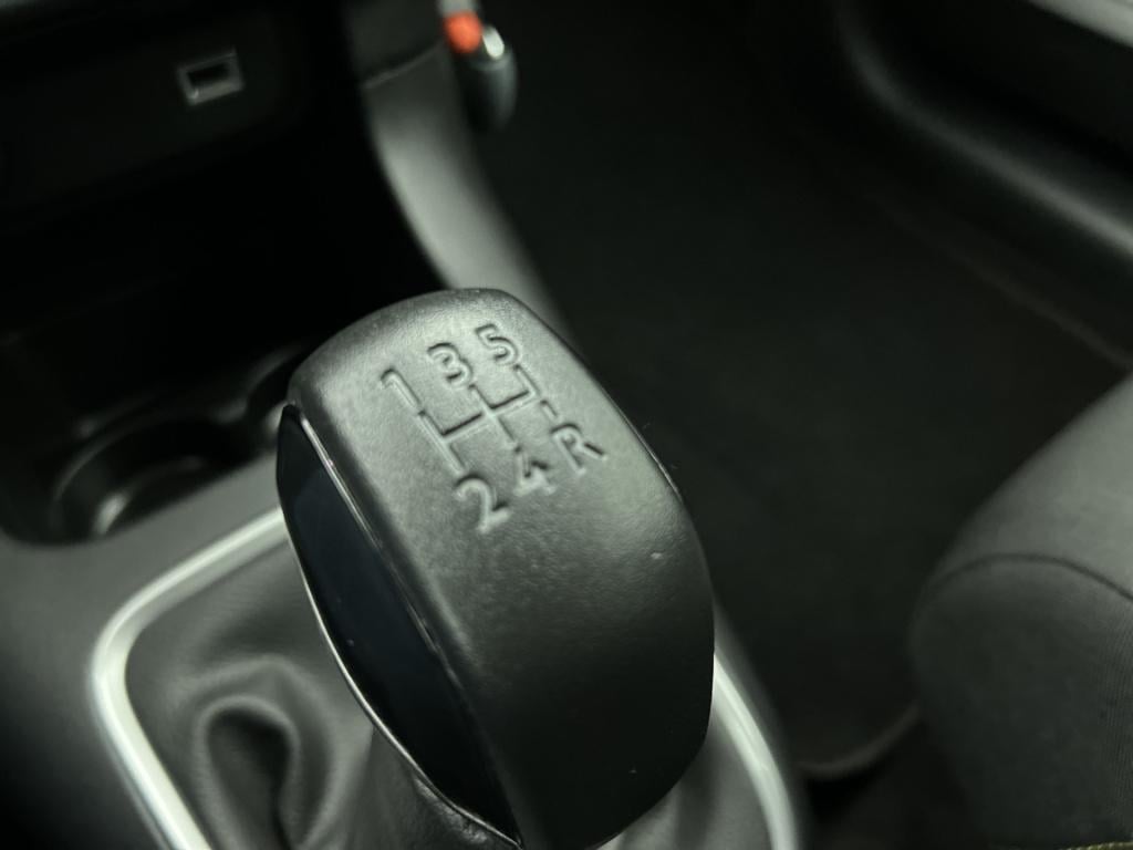 Citroen C3 82 pk shine | rijklaar | camera | navigatie | 17" lmv |