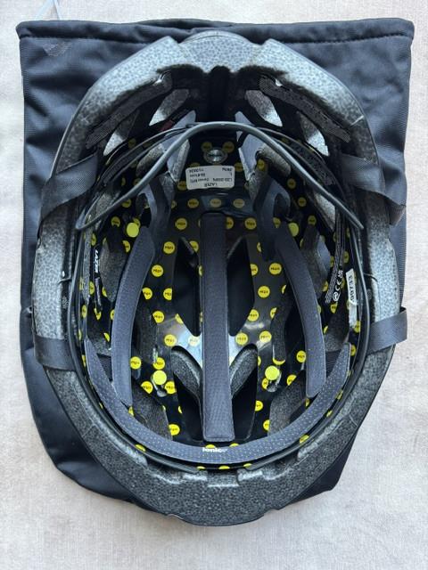 LAZER ROAD HELM GENESIS MIPS ZWART L AP25