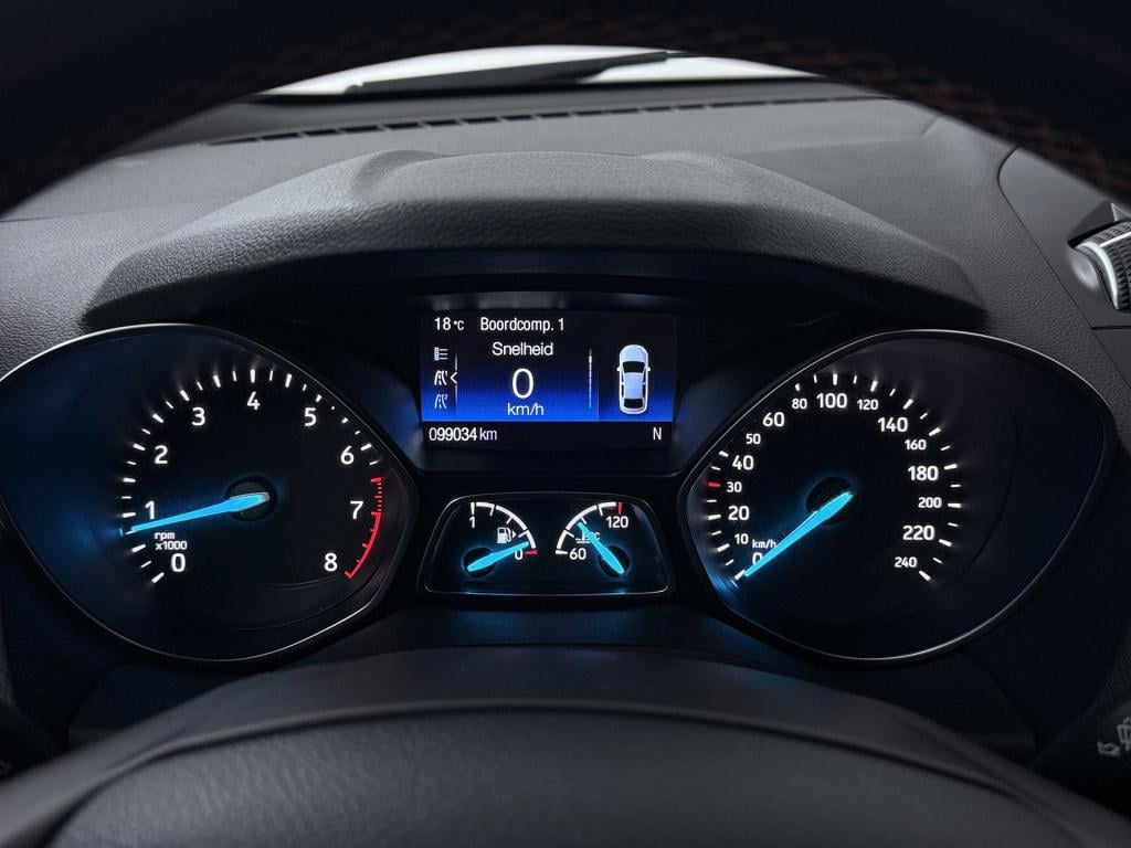 Ford Kuga 1.5 ecoboost st line | trekhaak | 1800kg trekgewicht | navigatie 