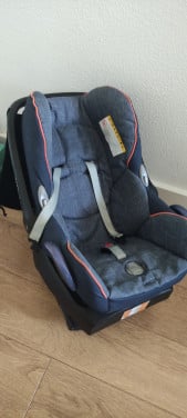 Maxicosi met verkleiner en base
