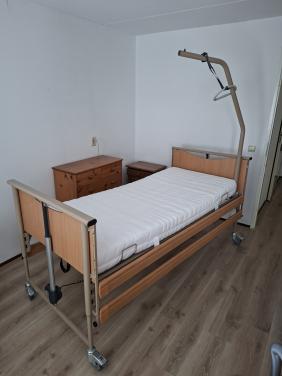 Hoog- laag bed (verpleegbed)