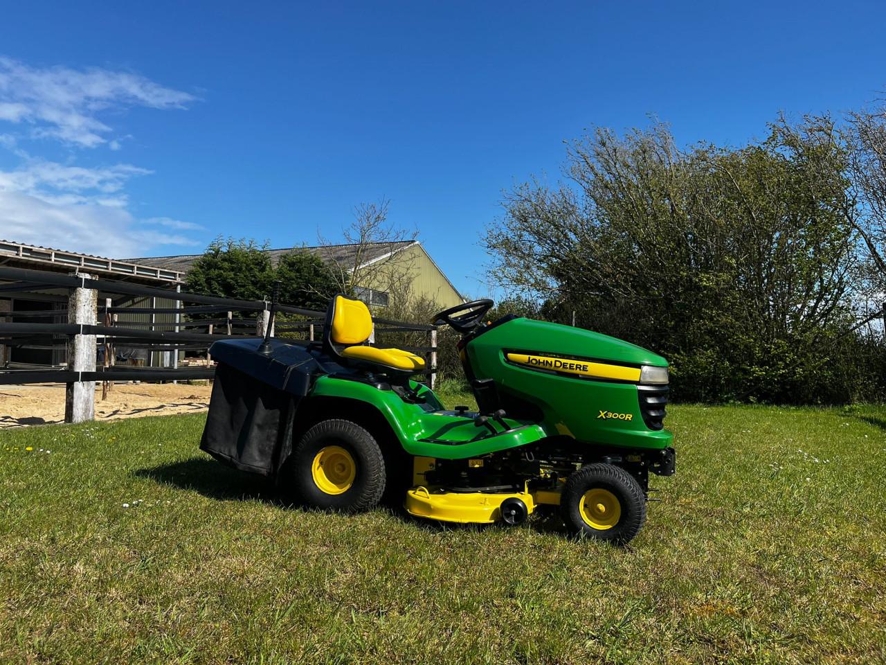 John Deere X300R