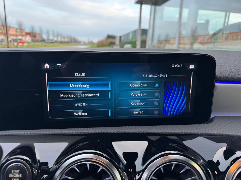 Mercedes-Benz A-Klasse 200 amg line night- pakket automaat , sfeer verlicht