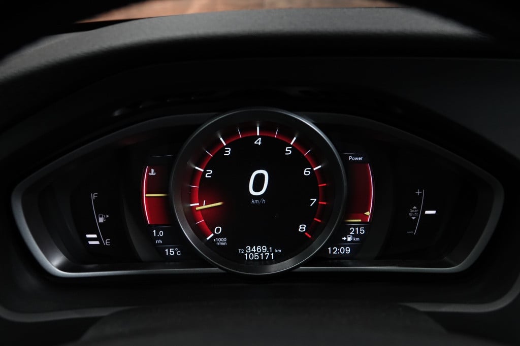 Volvo V40 2.0 t3 momentum | cruise | pdc | leder |