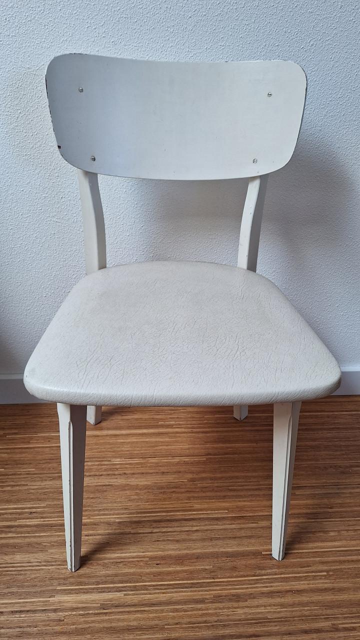 Wit houten eetkamerstoel met skay zitting