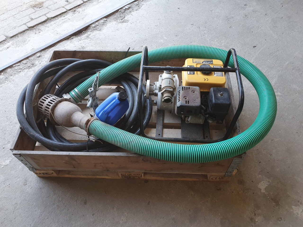 Water opvoer of beregeningspomp, watersproeier compleet set.