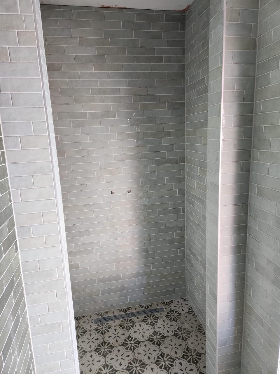 Tegelzetter nodig? Bel/app: 06 21937244 of Mail: jvbtegelzetter@gmail.com