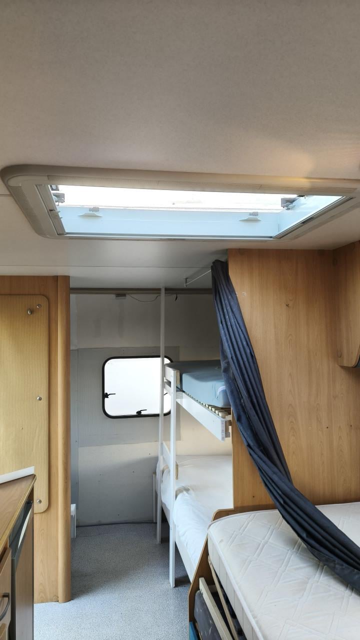 KNAUS 555 2001 BJ met stapelbed