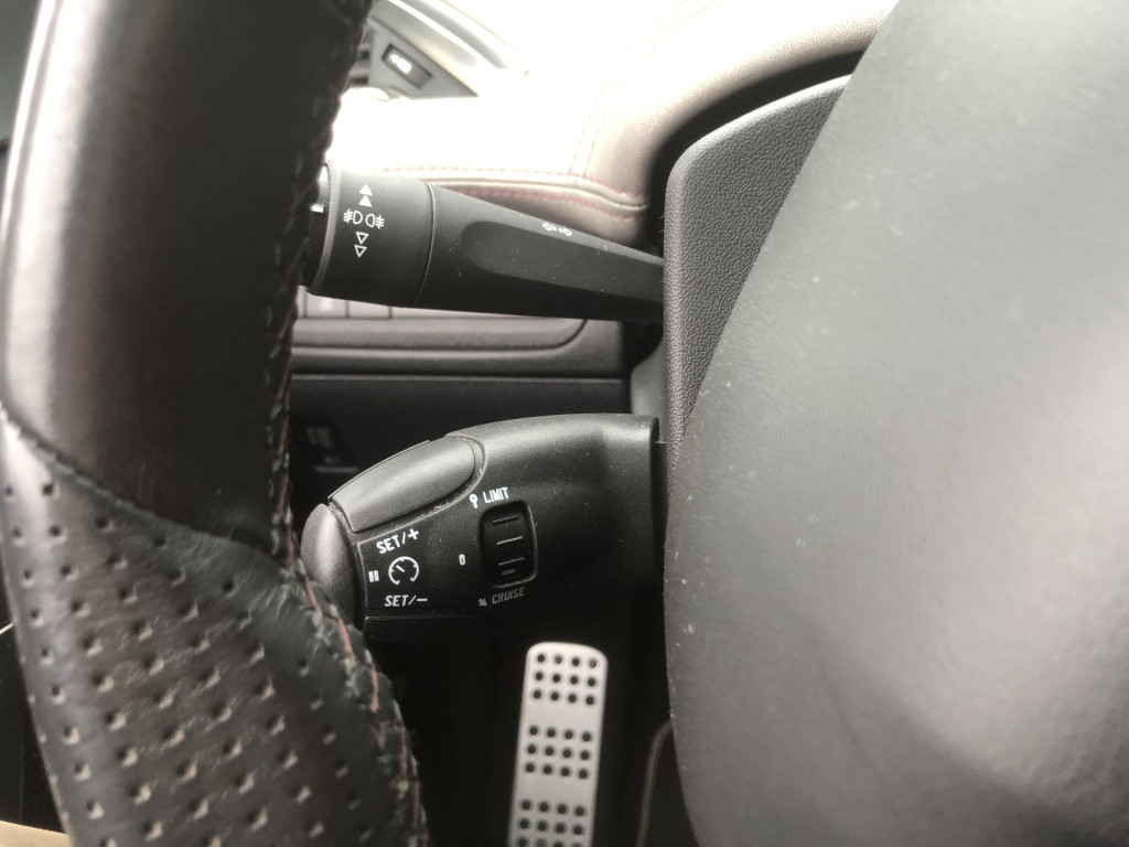 Peugeot 208 1.6 vti 120pk panoramdak 3-drs