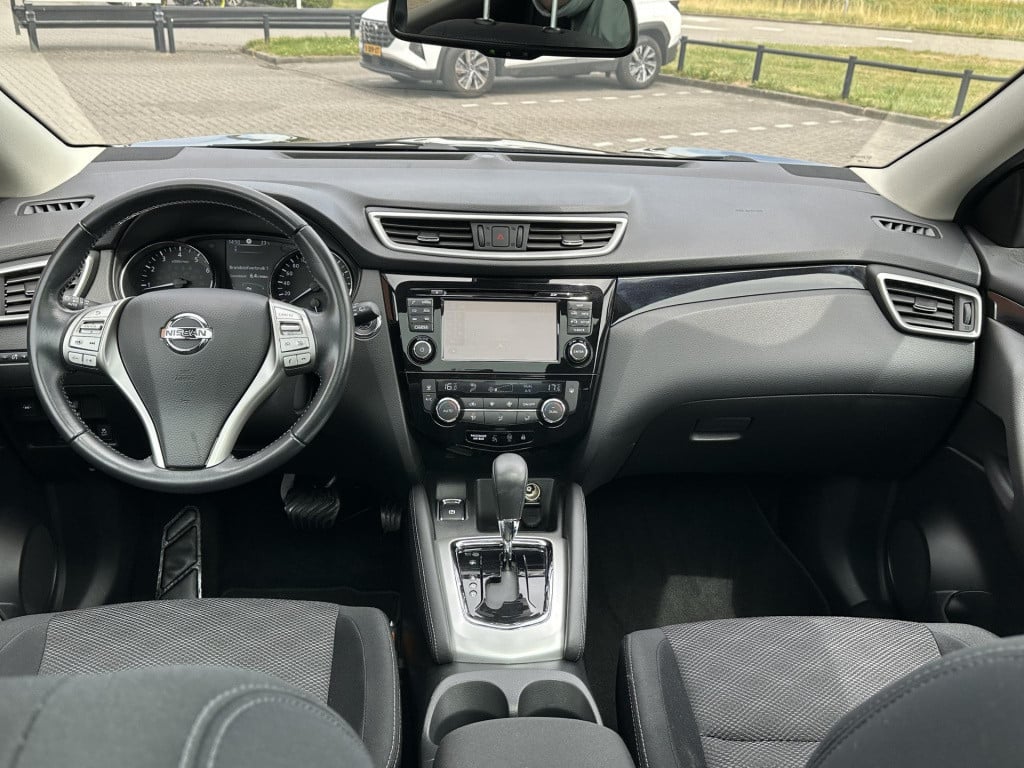 Nissan Qashqai 1.2 n-connecta | navigatie | 360° camera | trekhaak | keyles