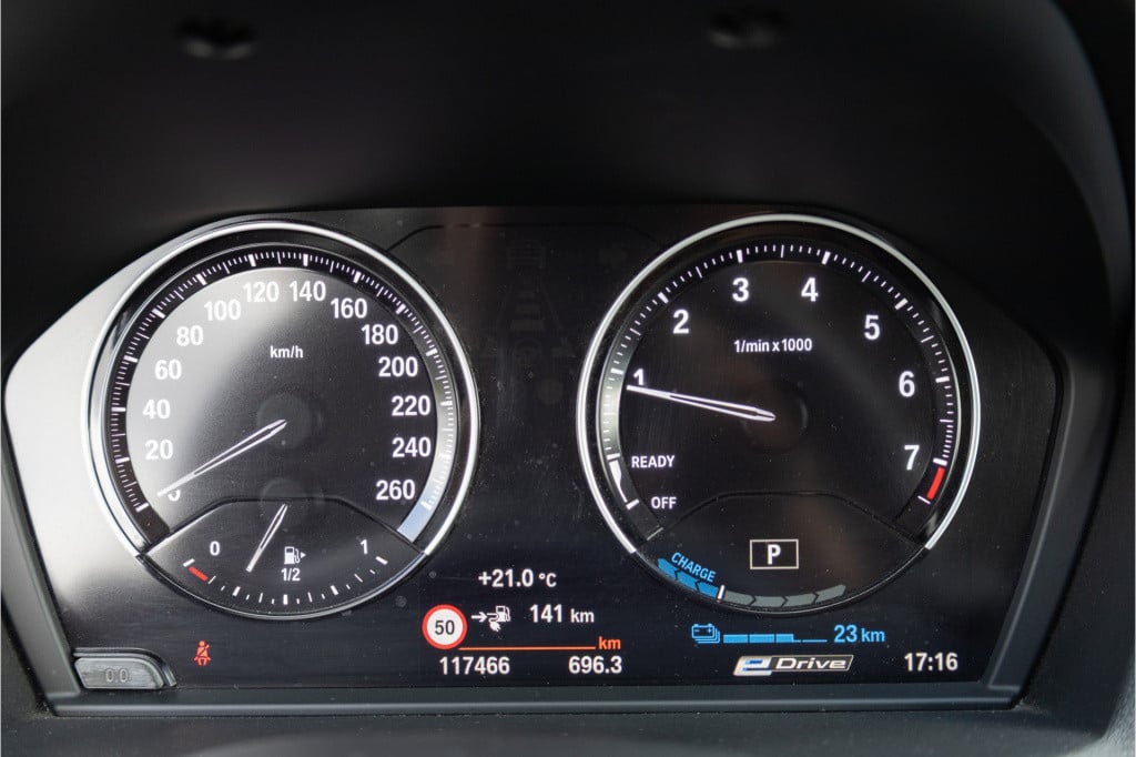 BMW X1 xdrive25e ✅trekhaak✅nav✅cc