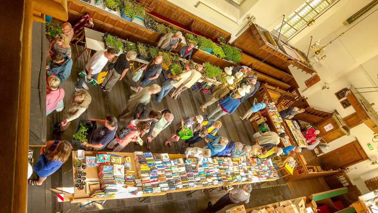 Plantjesmarkt - Boekenmarkt Petruskerk 's-Heer Arendskerke