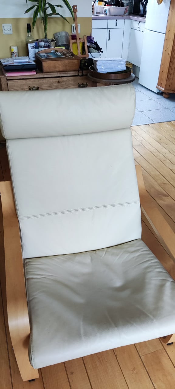 5x Vrij nieuwe Poang Ikea fauteuils - creme echt lederen kussens