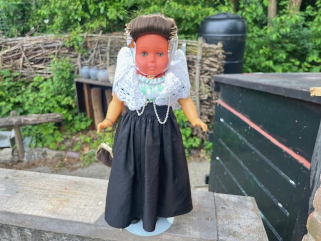 Walcherse Klederdrachtpop, meisje