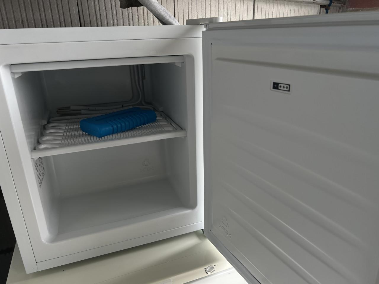 Zanussi ZFX31401WA camping /mini vriezer 32 liter