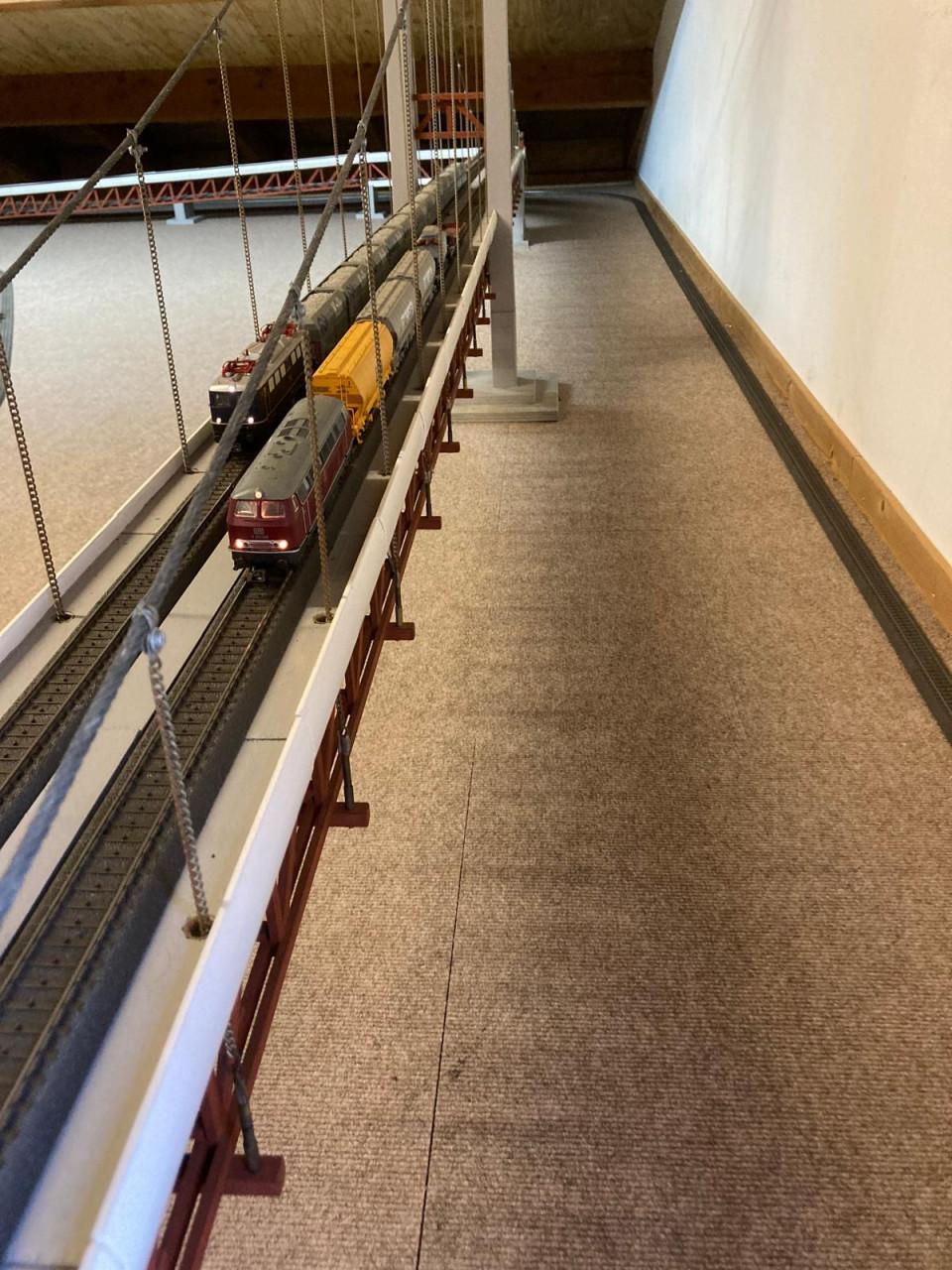 Hangbrug modelspoorbaan H0