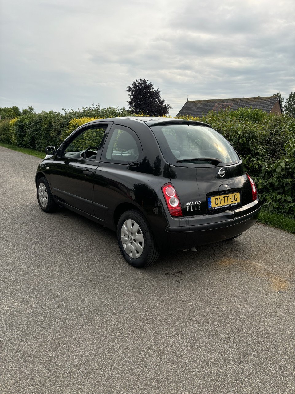 Nissan micra met een jaar apk