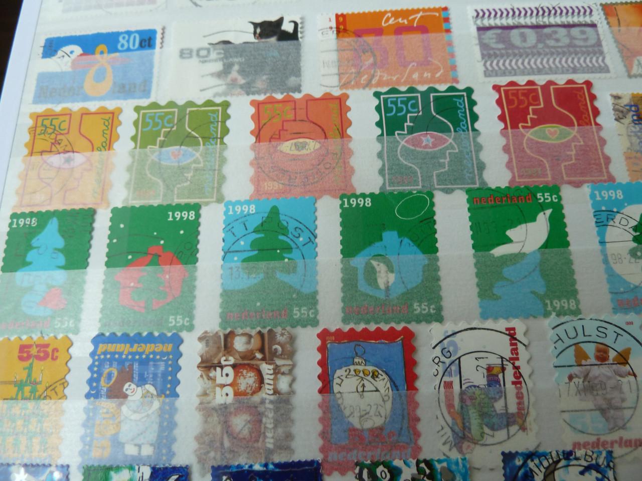 STOCKBOEK MET RUIM 650 NED.ZEGELS