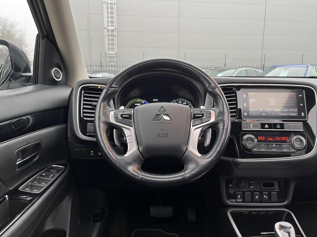 Mitsubishi Outlander 2.4 phev intense+ incl. trekhaak!