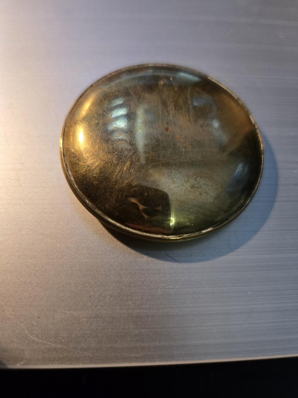 Vintage koperen snuifdoosje met een scharnierend deksel, Ø5cm