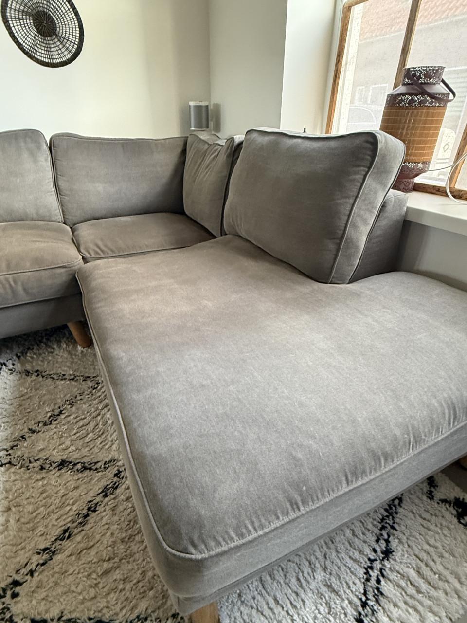 Mooie hoekbank (relaxed/plof bank)