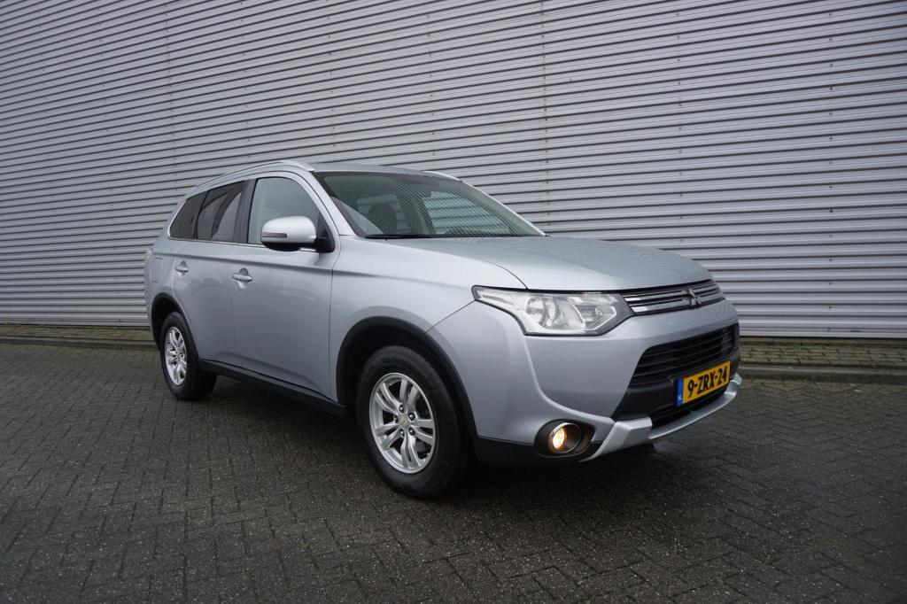 Mitsubishi Outlander 2.0 phev business edition x-line automaat - climate / 
