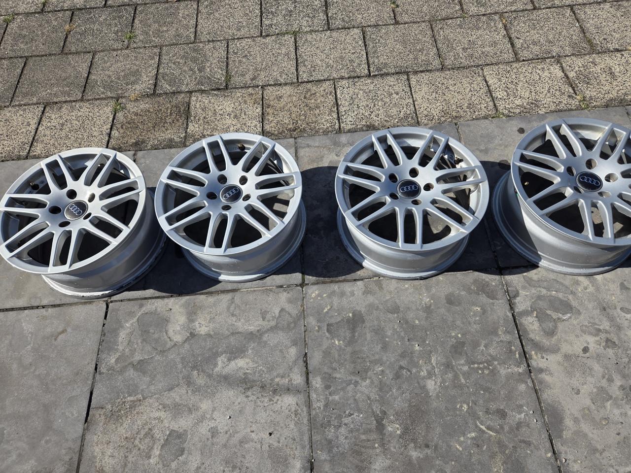 Set 16 inch replica Audi-velgen (meerspaaks design)
