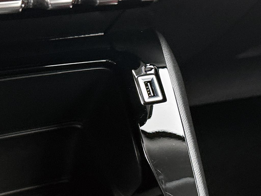 Peugeot 2008 130 pk active pack | rijklaar | camera achter | apple carplay 