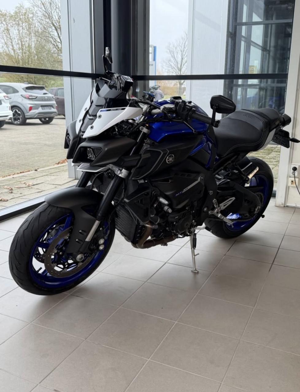Yamaha MT-10,Naked Bike