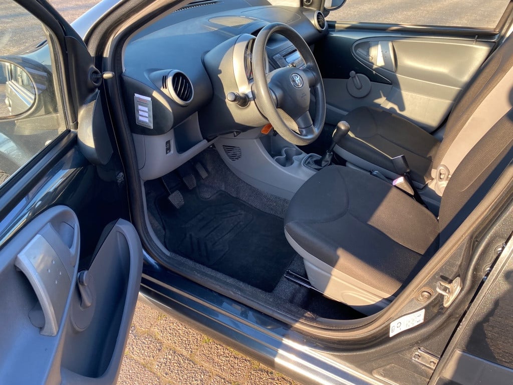 Toyota Aygo 1.0-12v >5deurs, airco, maar 84532km!<