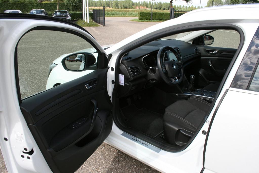 Renault Megane 1.3 tce limited / trekhaak / navi / pdc / keyless