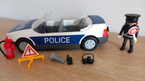 Playmobil politieauto met agent en politiespullen set 3904