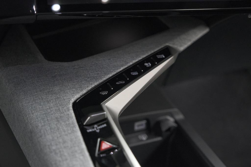 Peugeot 3008 hybrid 145 e-dcs6 gt | elektrische kofferklep | camera | adapt