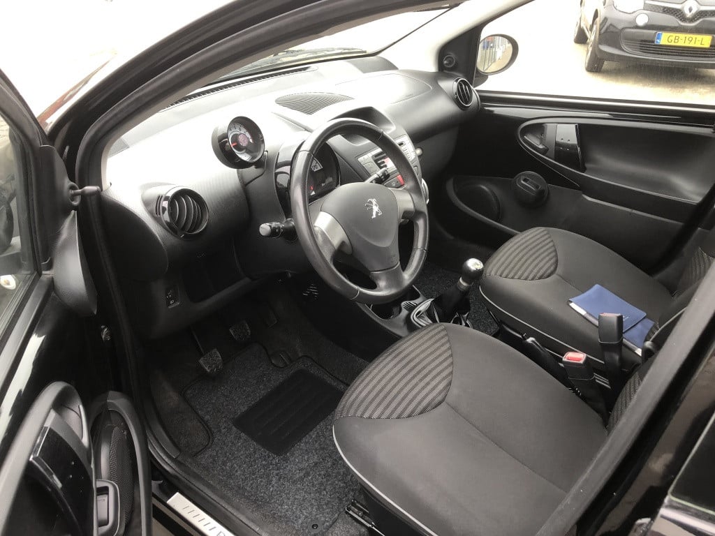 Peugeot 107 1.0 envy 1e eigenaar