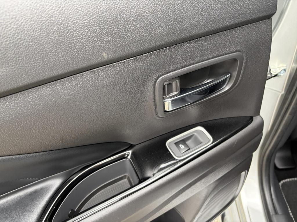Mitsubishi Outlander 2.4 phev intense