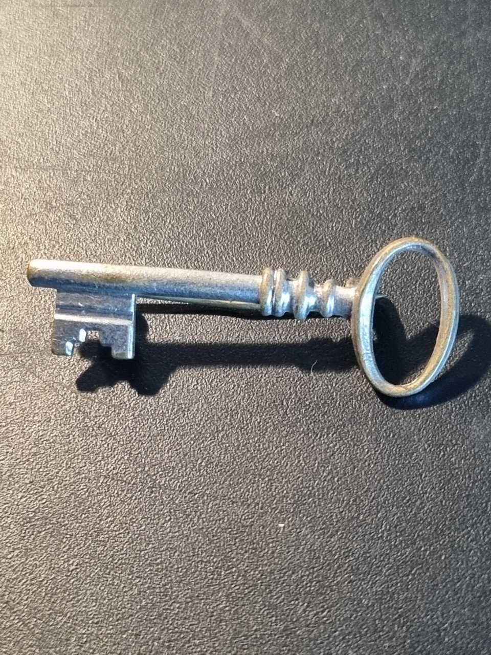 Speldjes/pins Bieden mag per stuk, aantal of alles in 1x T.e.a.b.