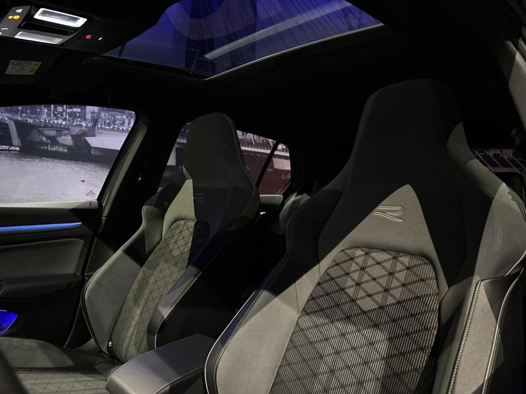 Volkswagen Golf 1.5 etsi r-line business *pano*camera*navi*appconnect*