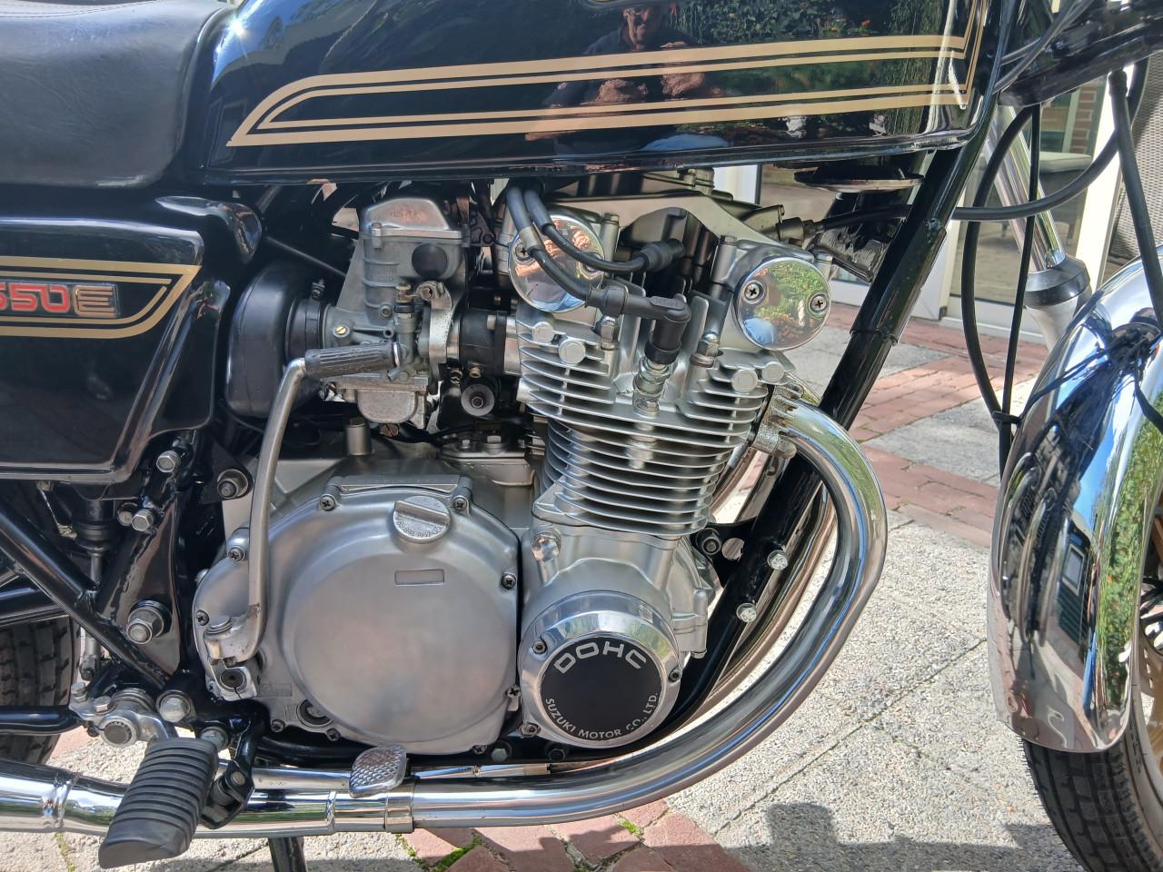 Suzuki gs 550
