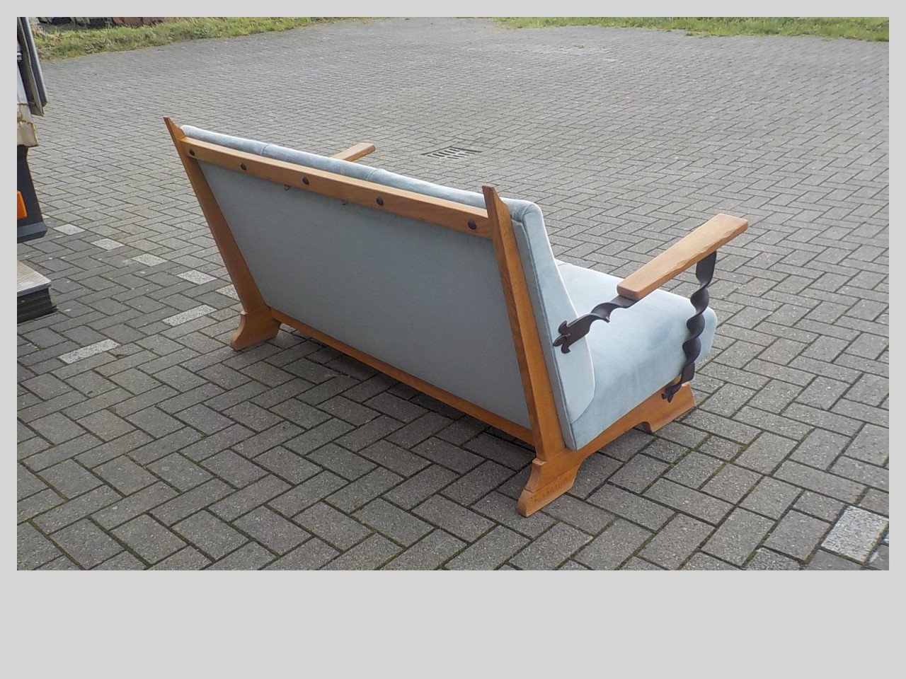 Leuk jaren '70 bankje in zeer goede staat opnieuw bekleed breed 140 cm