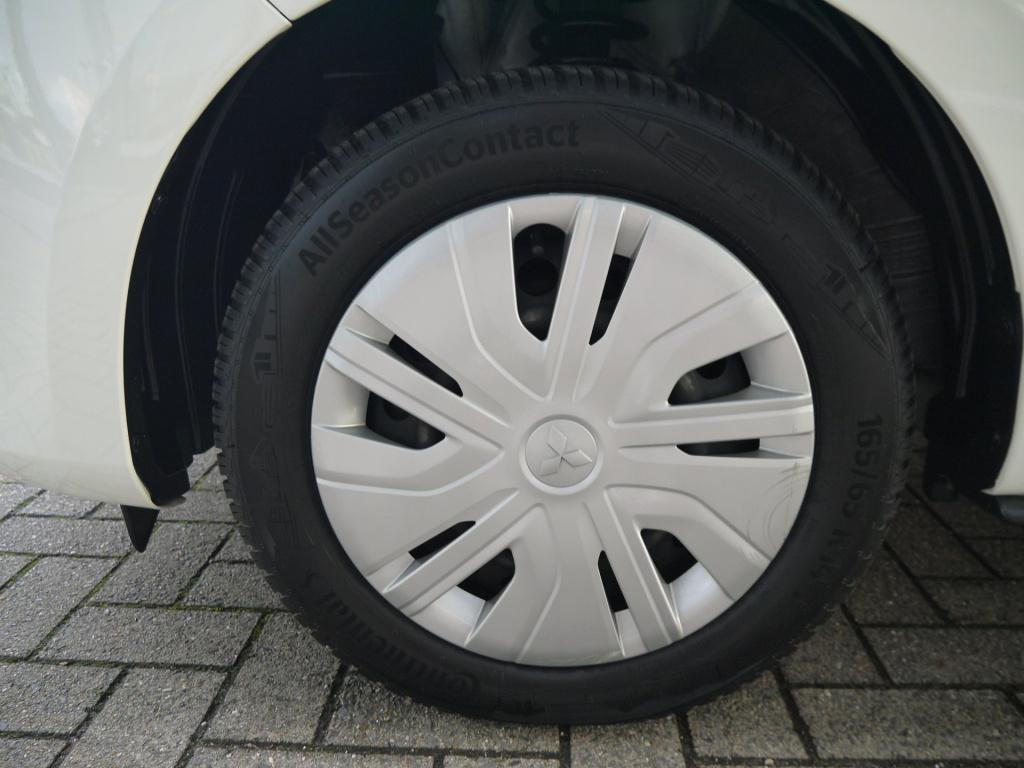 Mitsubishi Space Star 1.2 connect+