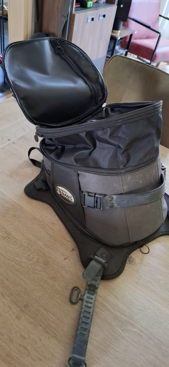 Tanktas enduro merk Tuarec