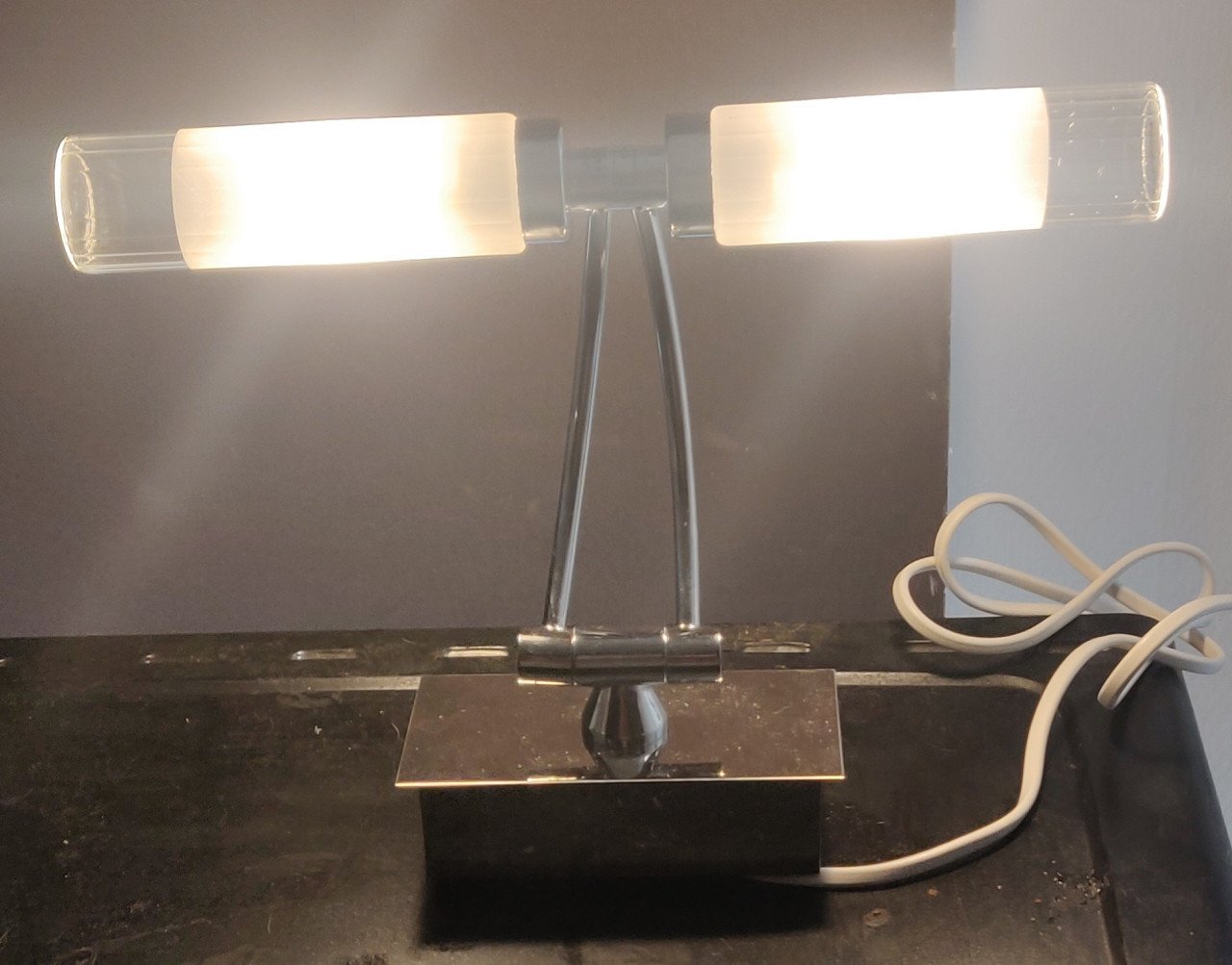 Perfect voor op een piano of bureau -- lamp