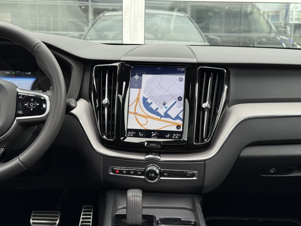Volvo XC60 t8 390pk recharge r-design| panodak| adap.cruise| 360camera| led