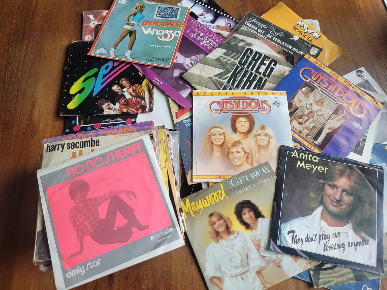 Verzameling van 80 singles