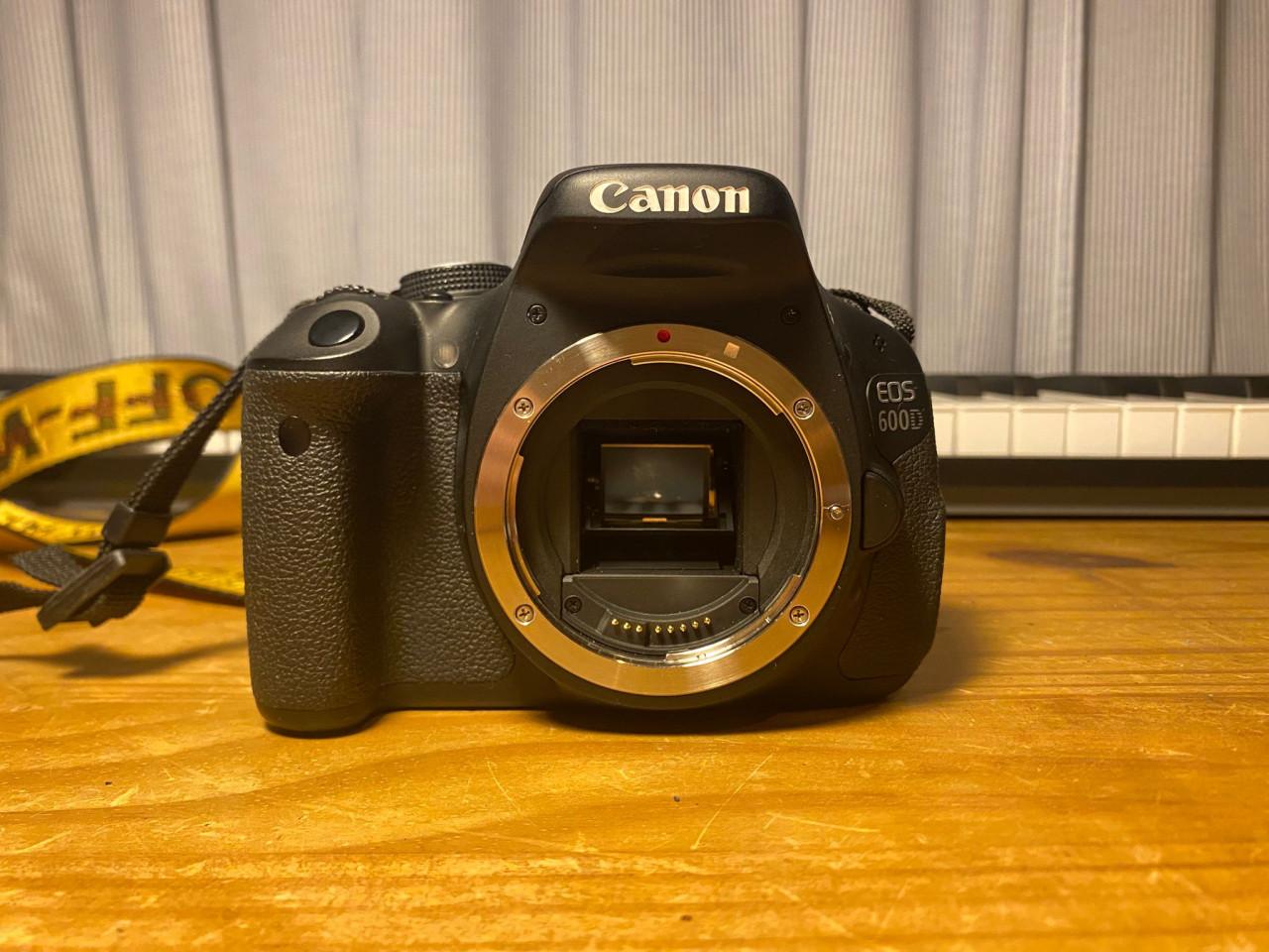Canon EOS 600D set incl. 3 lenzen, tas en meer