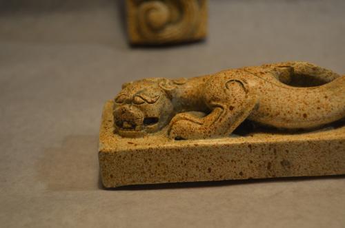 Twee Chinese zegelstempels in prima staat 20e eeuw.