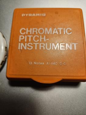 Vintage Pyramid chromatische stemfluit pitch instrument